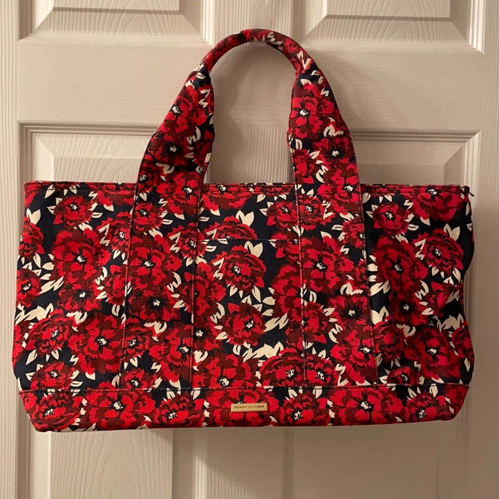Tommy Hilfiger travel bag EUC